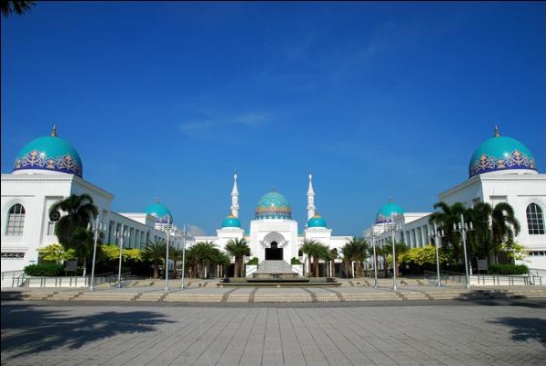 Loading... Al-Bukhary_Mosque_,_Kedah_,_Malaysia.jpg